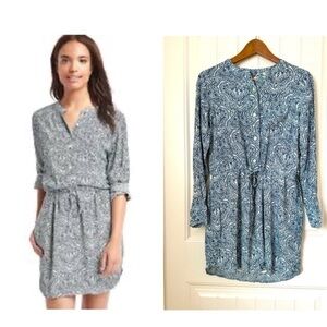GAP blue and cream patterned shirt dress with drawstring waist. XS (P2P 20”)